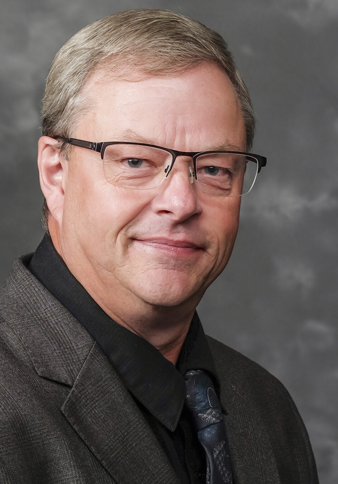 Photo Randy Vanderveen
Grande Prairie, AB
2019-09-18
Directors and management and administration at the Grande Prairie Regional Airport